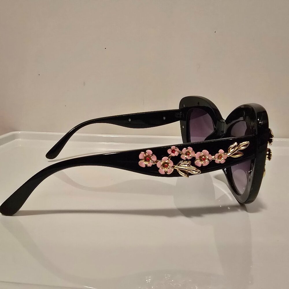 Torrid- Rosette Cateye Sunglasses- Black - Picture 7 of 7
